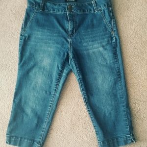 d. jeans Cropped Capris Size 6